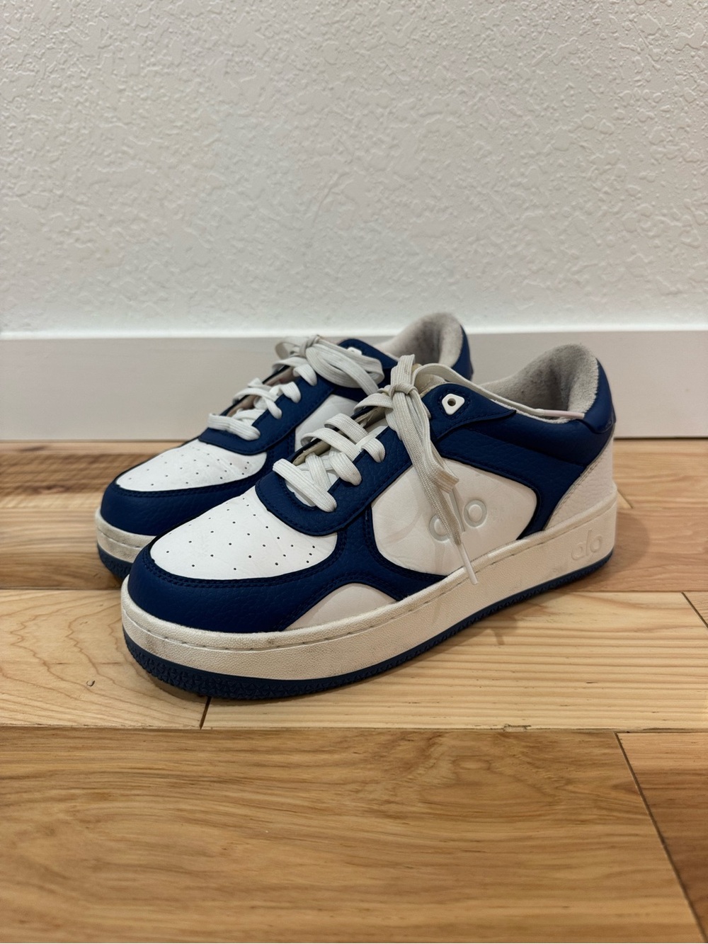 ALO Yoga Navy and White Women's Sneakers